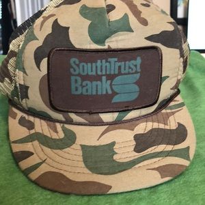 Vintage Southtrust bank camo trucker hat snapback (Alabama)